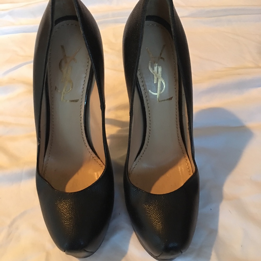 Yves Saint Laurent black leather platform pumps